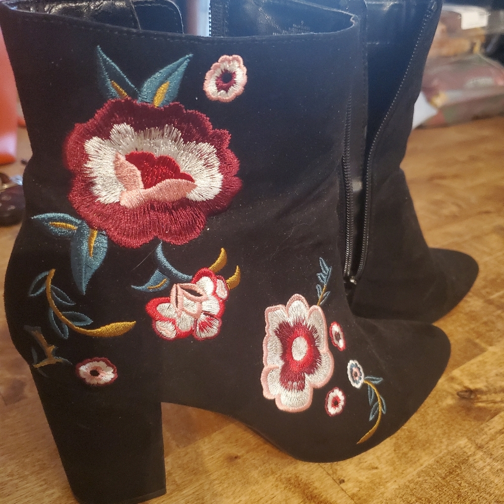 Floral Embroidered Black Ankle Boots
